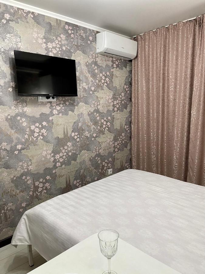 Уютная Комната-Студия В Центре Бишкека Extérieur photo