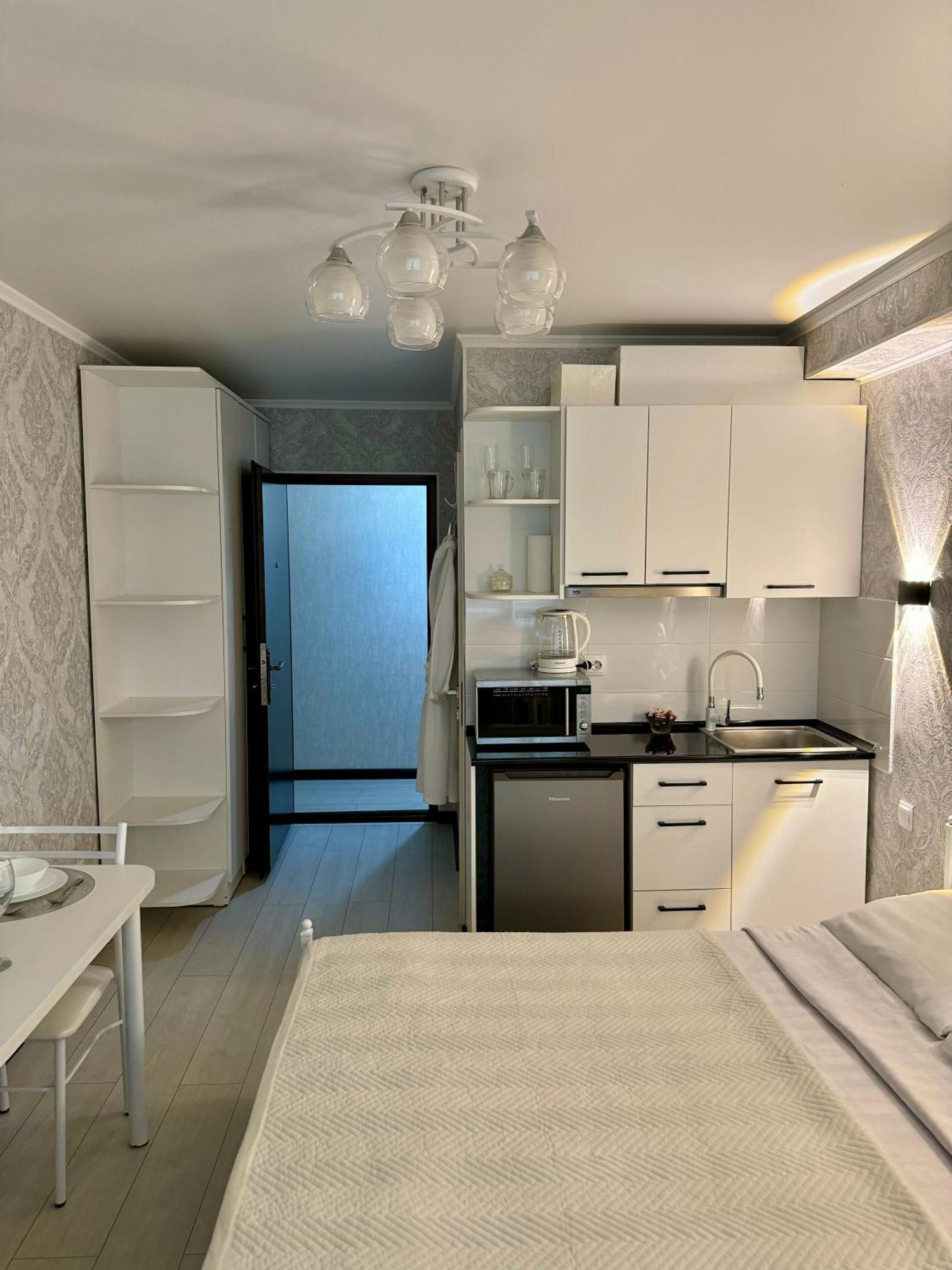 Уютная Комната-Студия В Центре Бишкека Extérieur photo